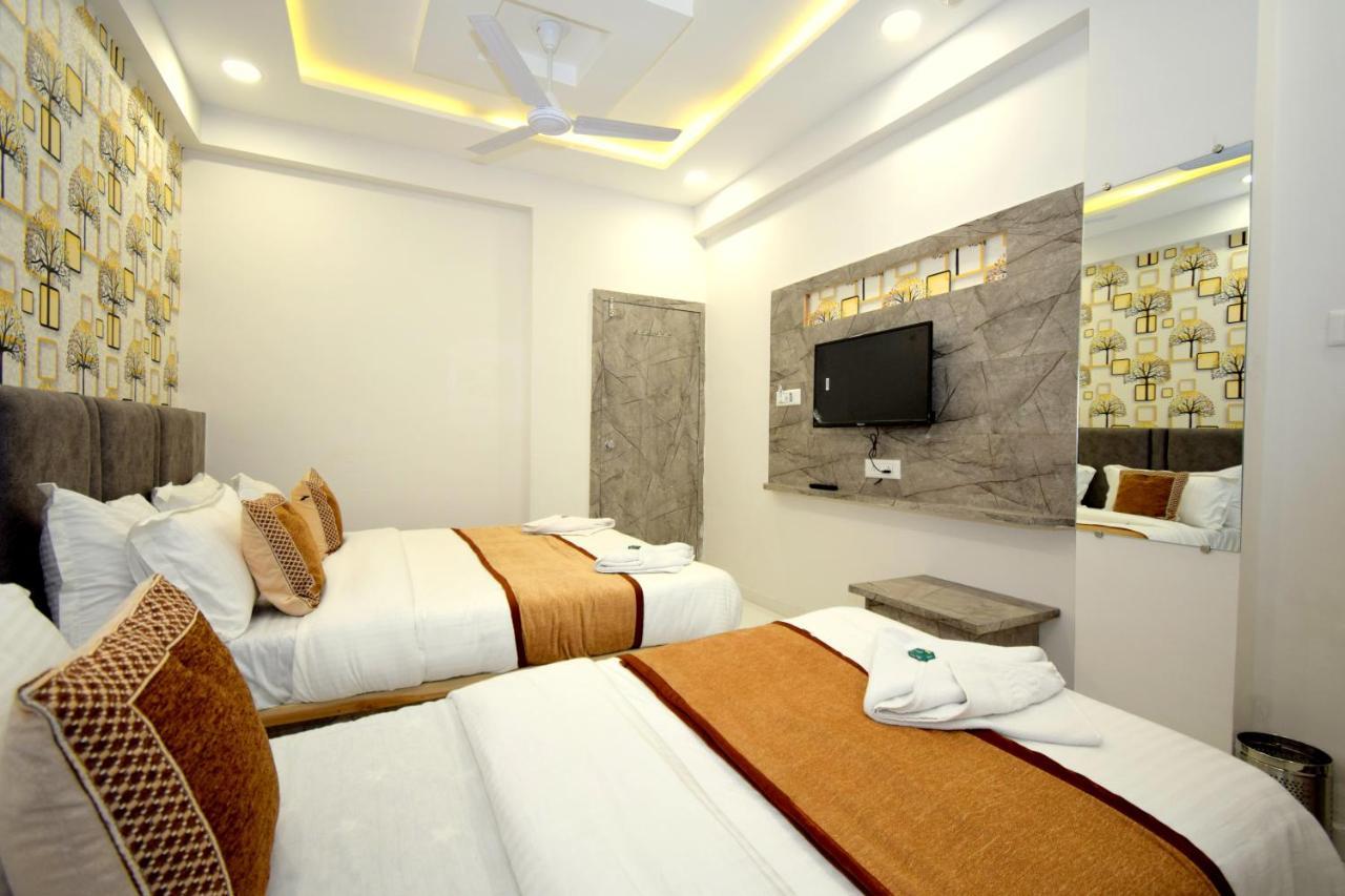 אחמדאבאד Hotel A1 Vastrapur מראה חיצוני תמונה