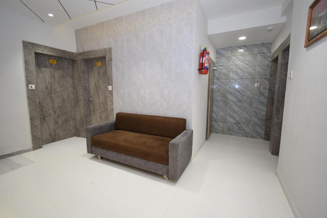 אחמדאבאד Hotel A1 Vastrapur מראה חיצוני תמונה