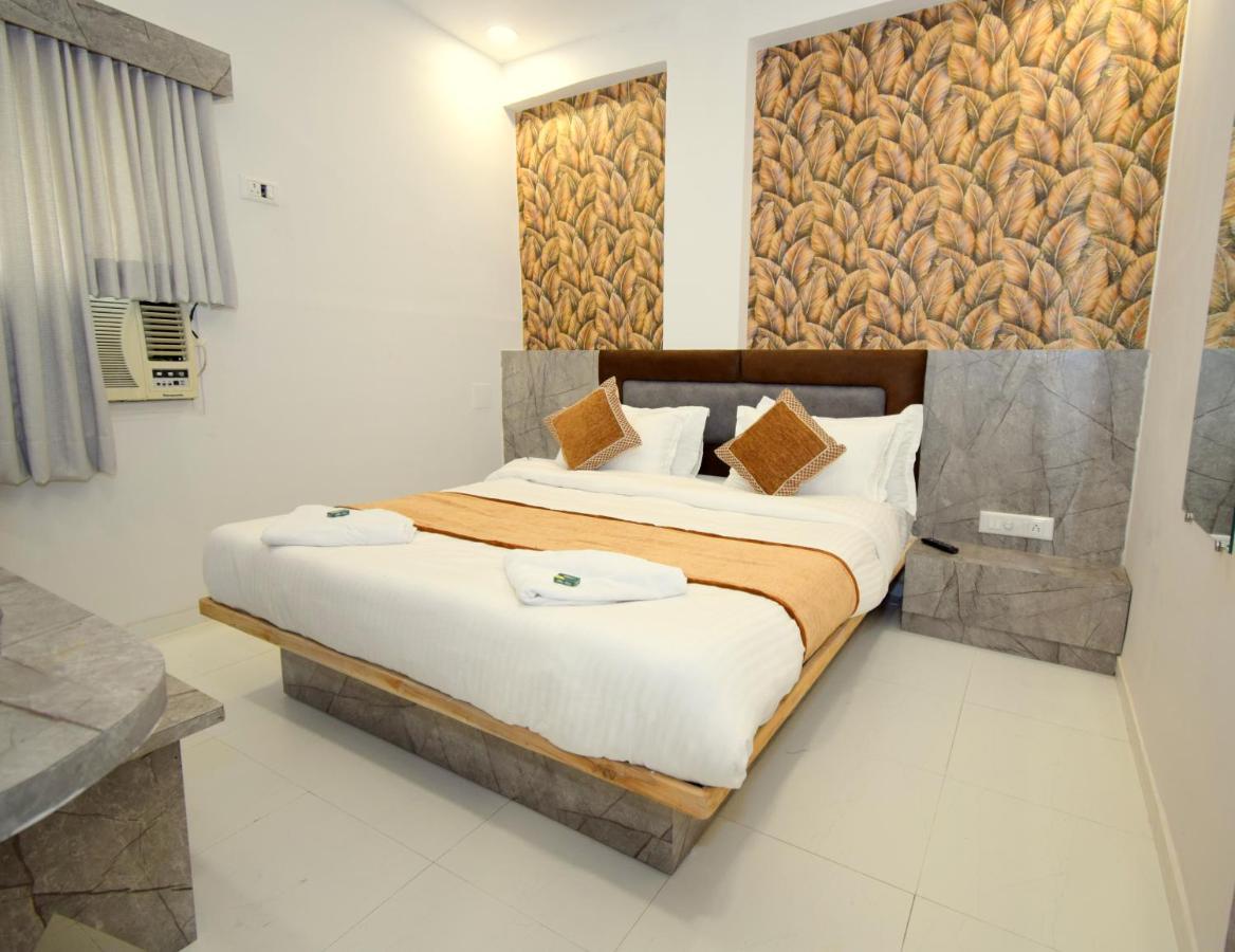 אחמדאבאד Hotel A1 Vastrapur מראה חיצוני תמונה