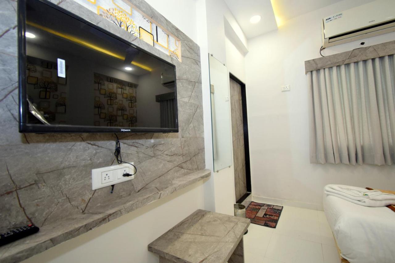 אחמדאבאד Hotel A1 Vastrapur מראה חיצוני תמונה
