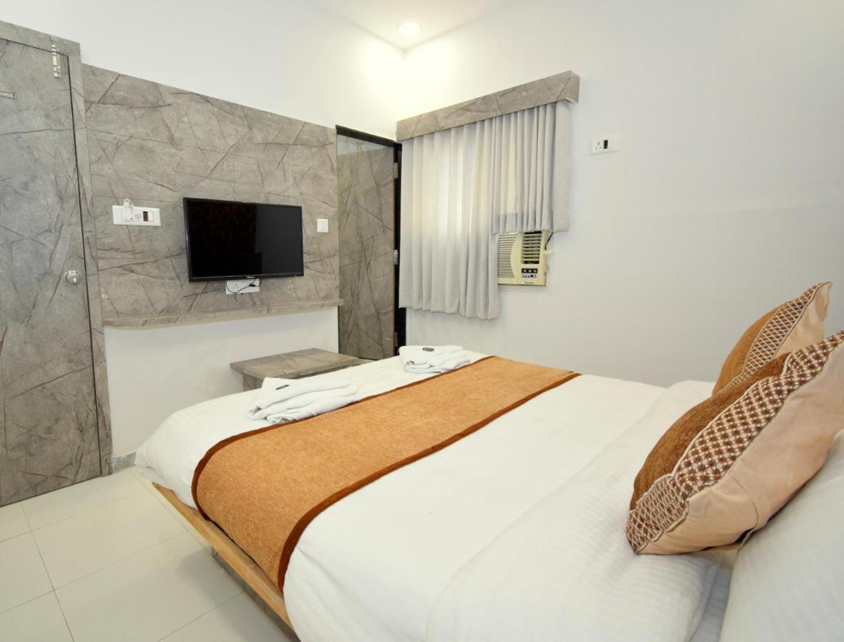 אחמדאבאד Hotel A1 Vastrapur מראה חיצוני תמונה
