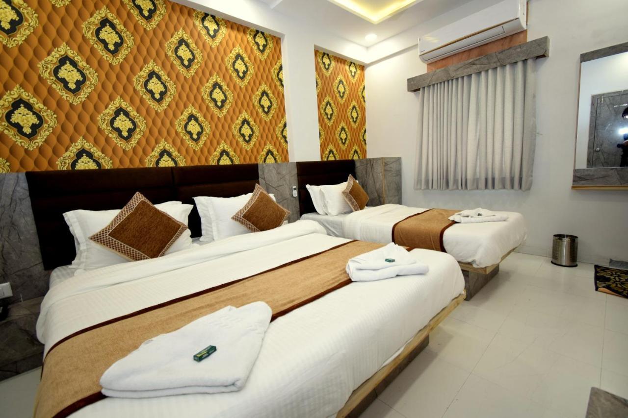 אחמדאבאד Hotel A1 Vastrapur מראה חיצוני תמונה